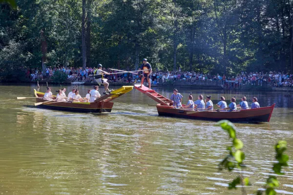 Fête médiévale de Grand-Fougeray (Ille-et-Vilaine), Bretagne, joutes nautiques médiévales, match Nantes Rennes