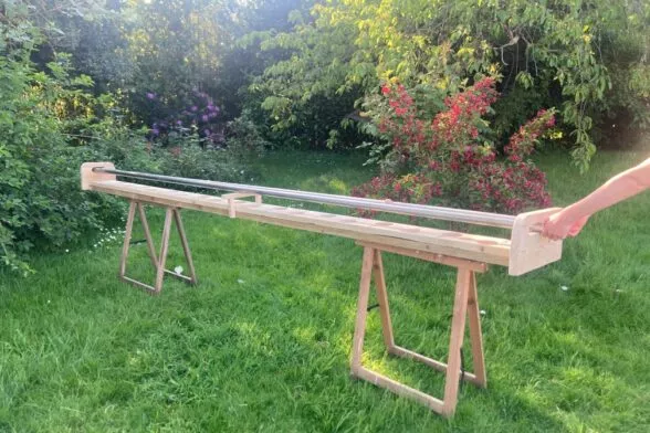 Jeu géant en bois, barres parallèles